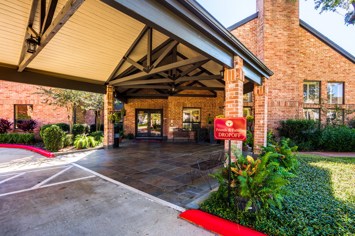 Virtual Tours vs. Traditional Photos: Which is Right for My Business?